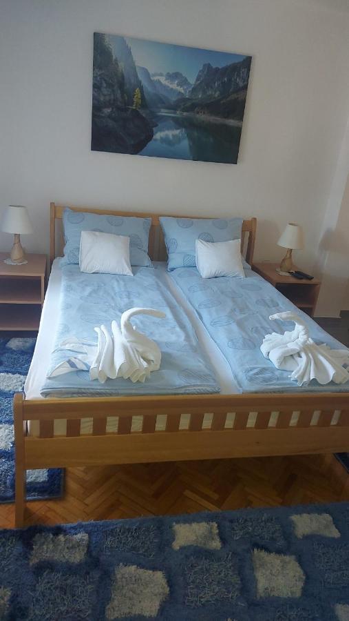 Apartments Zegarac House Korenica Bagian luar foto
