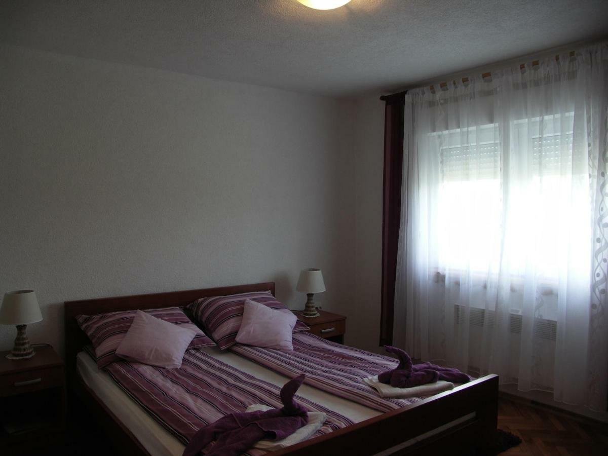 Apartments Zegarac House Korenica Bagian luar foto