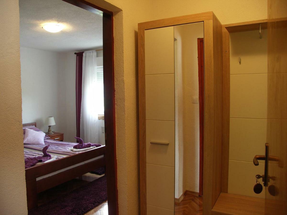 Apartments Zegarac House Korenica Bagian luar foto